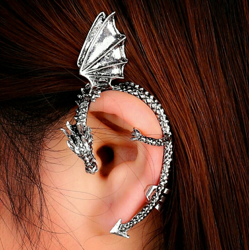 NO PIERCINGS REQUIRED! Wrap around dragon ear cuff
